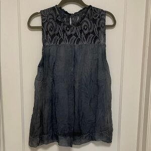 Pretty blue Sheer Overlay Sleeveless Lace Top